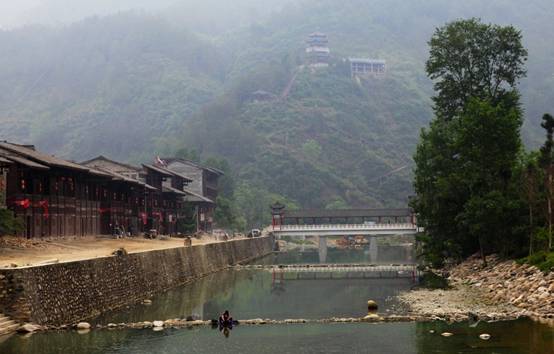 【鋼城文苑】一個人的旅行