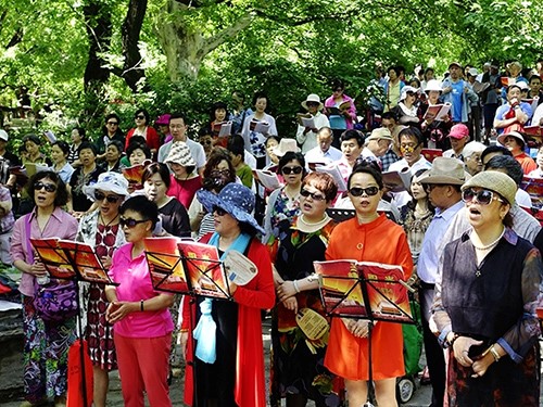 【鋼城文苑】夕陽下的風(fēng)采