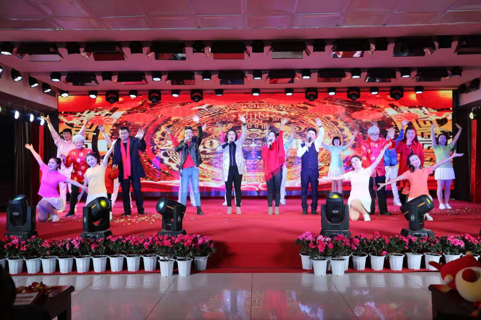 【鋼城文苑】“相親相愛”現(xiàn)芳華