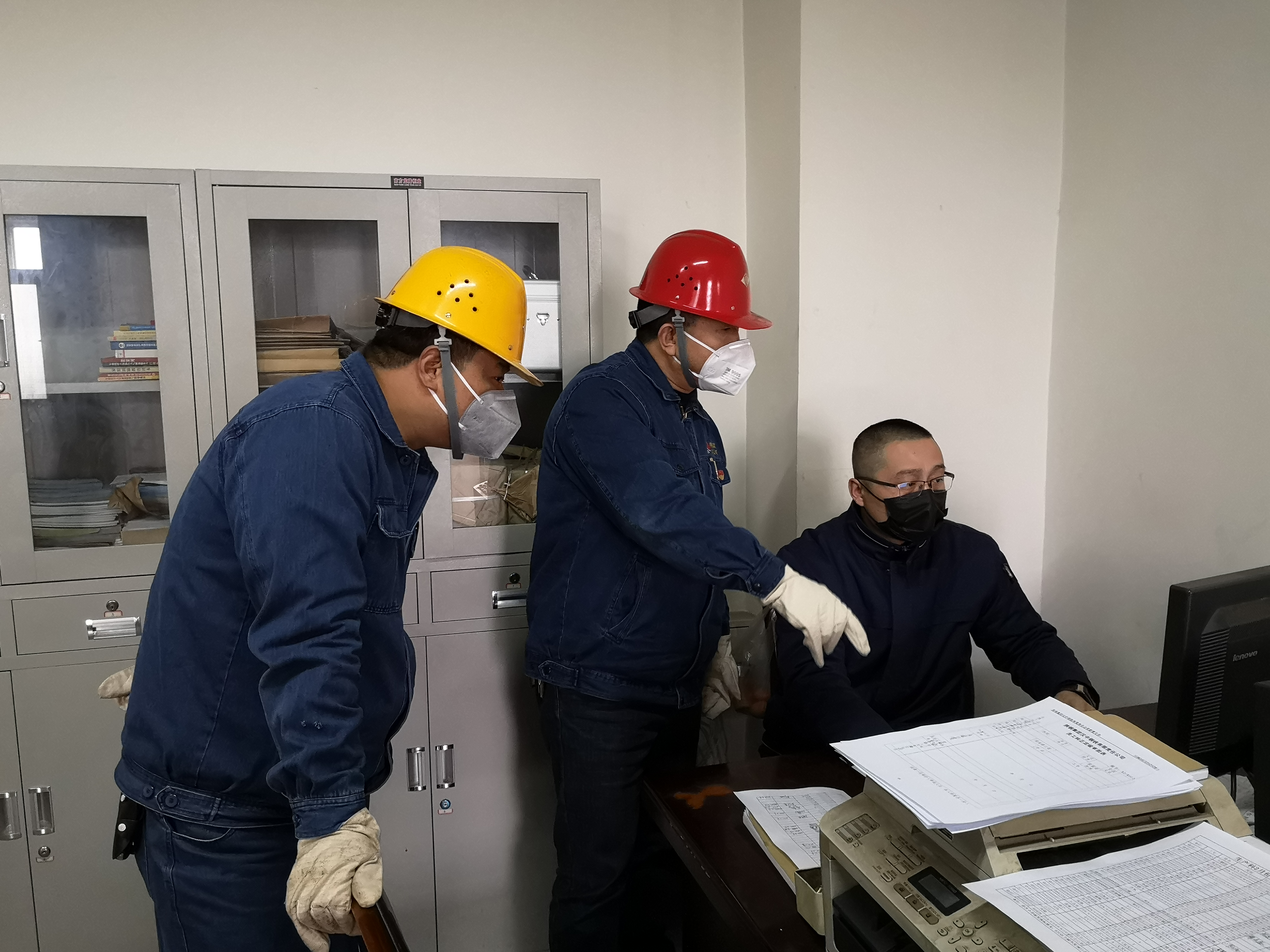 【鋼城防控】黨旗飄揚(yáng) 全面戰(zhàn)“疫”