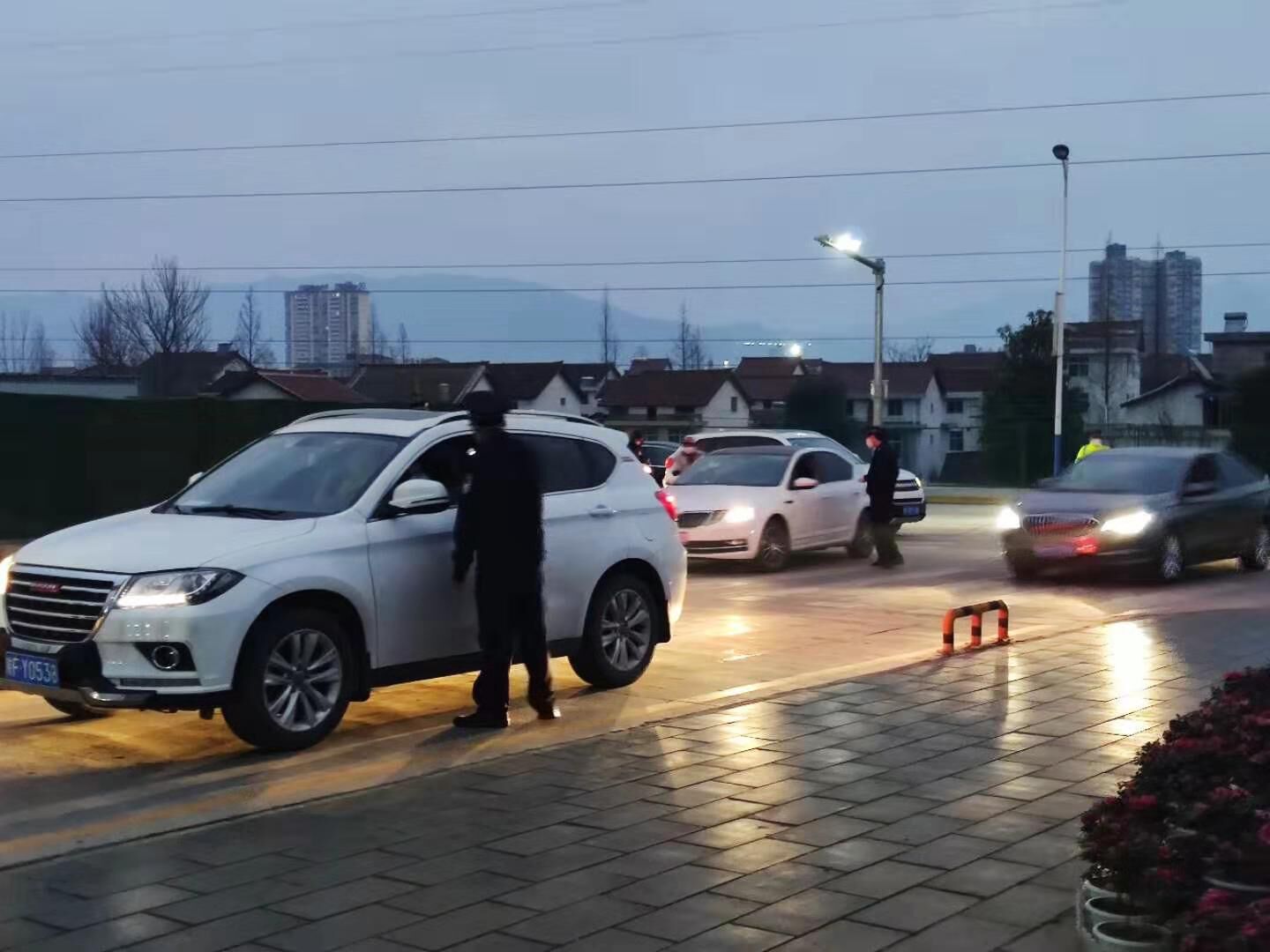 【鋼城文苑】致敬，疫情中最可愛的人