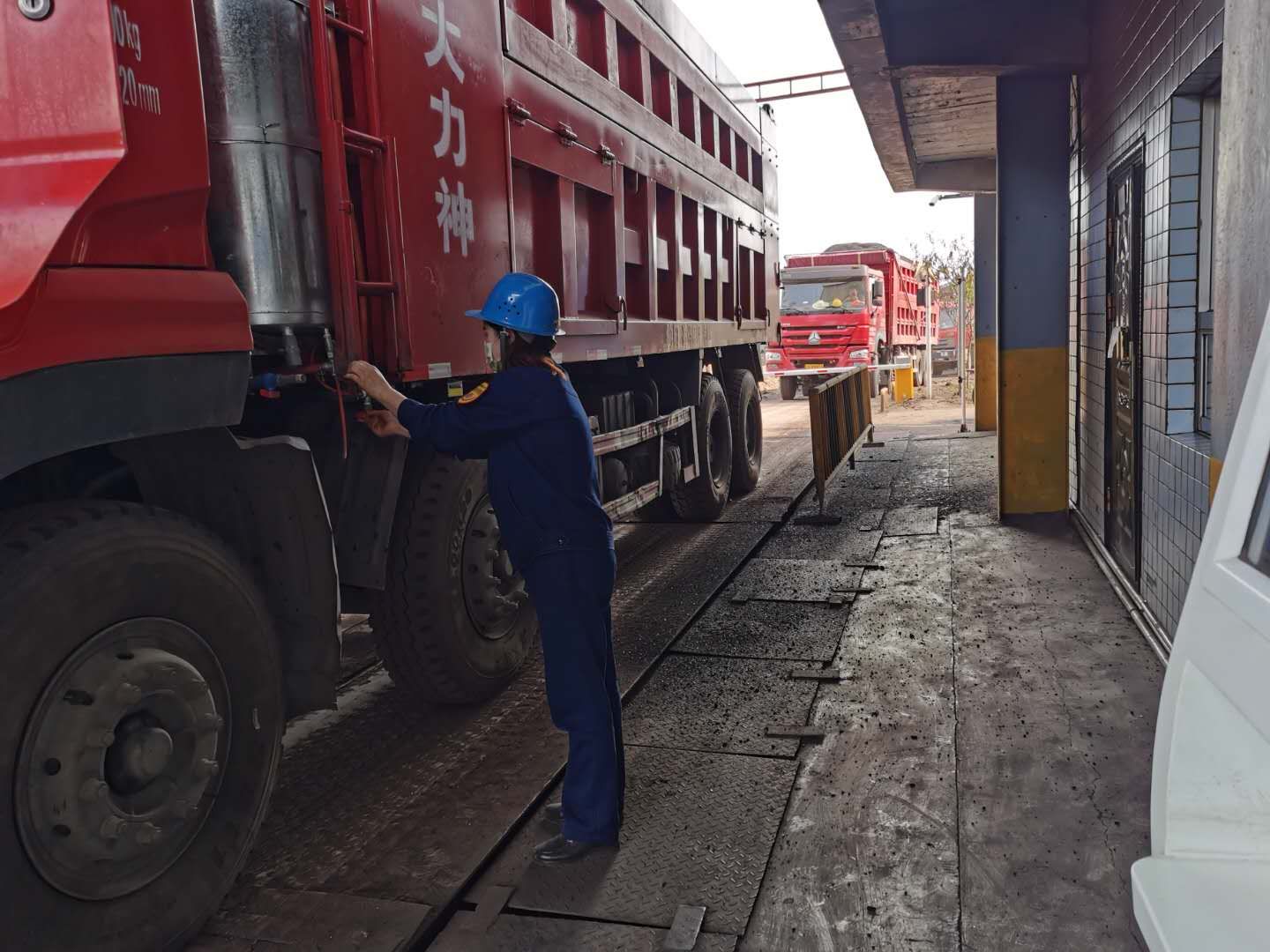 【先進風(fēng)采】奮斗的青春最閃亮 ——記“陜西省五一巾幗標(biāo)兵崗”計量檢驗中心計量站