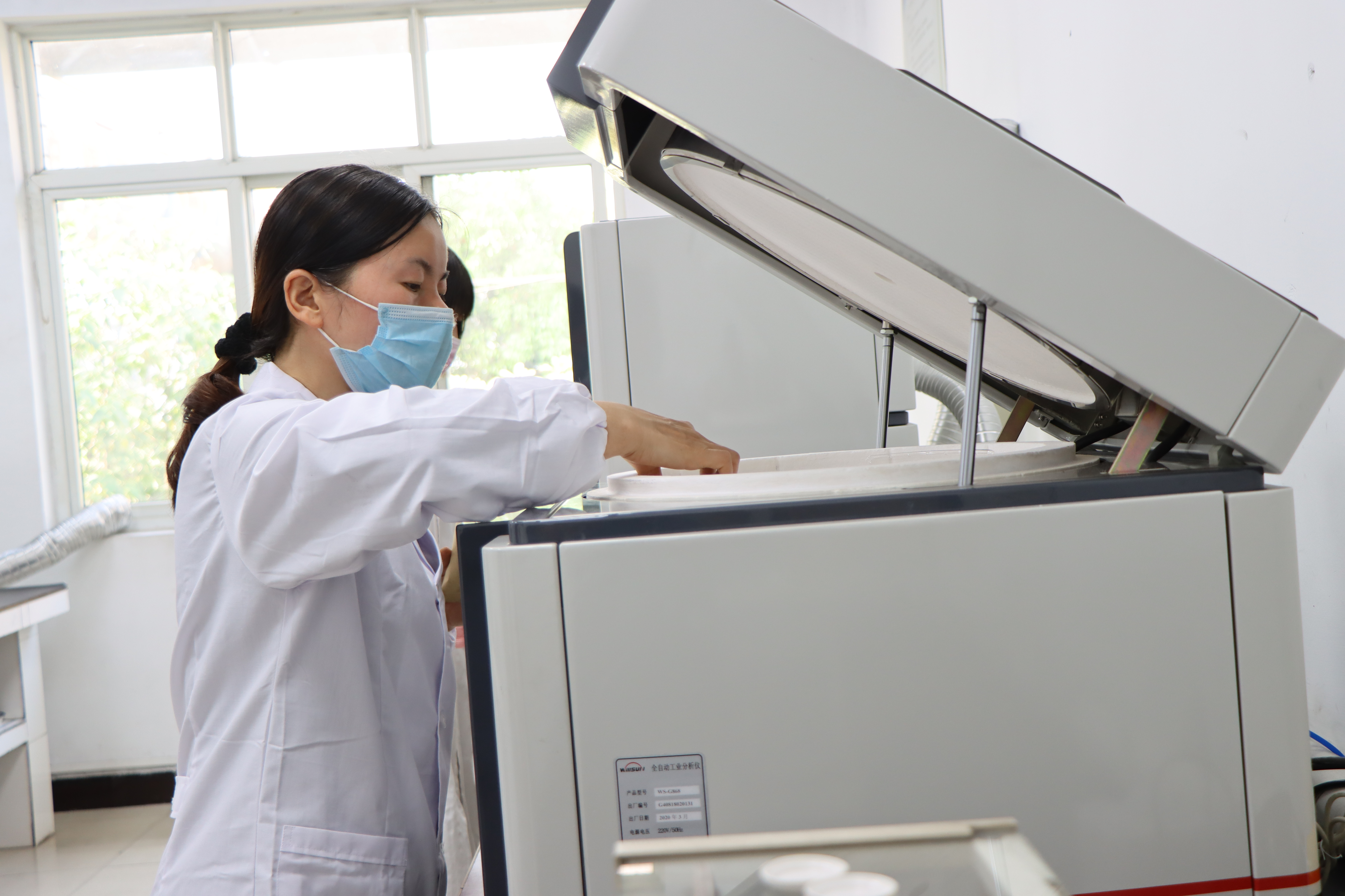 【工匠風采】扎根基層，默默奉獻，用精湛的技藝和執(zhí)著的態(tài)度詮釋匠心精神——記2018-2019年度“漢鋼工匠”張小紅