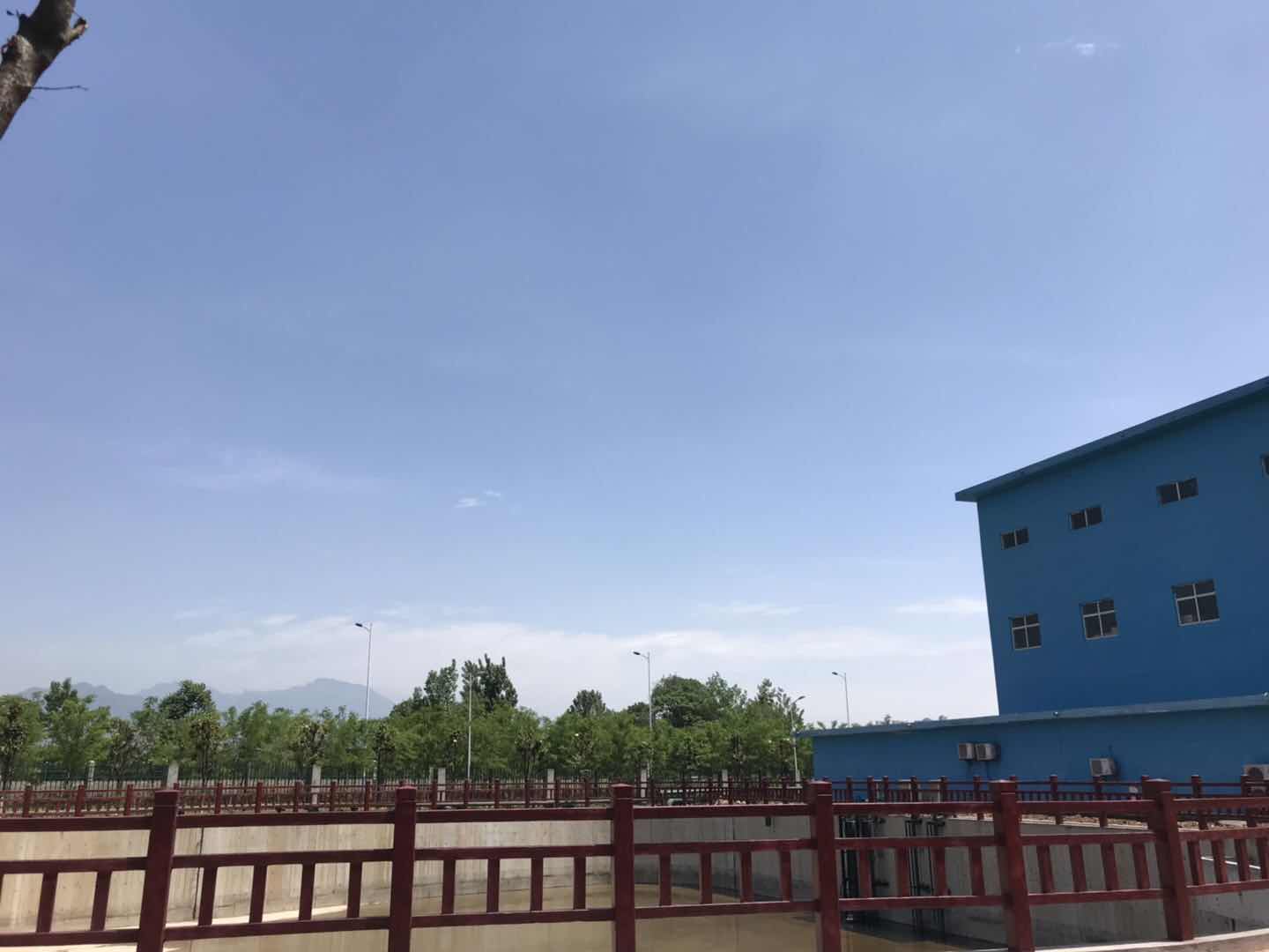 【鋼城文苑】來吧，讓我們伸手感受“漢鋼藍(lán)”