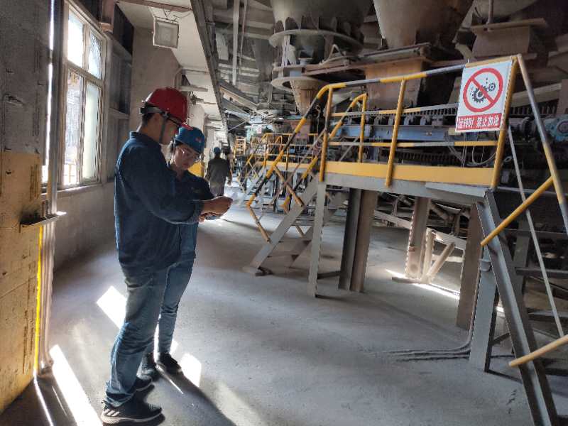 【先進(jìn)風(fēng)采】默默奉獻(xiàn)不言苦，愛崗敬業(yè)有擔(dān)當(dāng) ——陜鋼集團(tuán)優(yōu)秀共產(chǎn)黨員  馬鋒